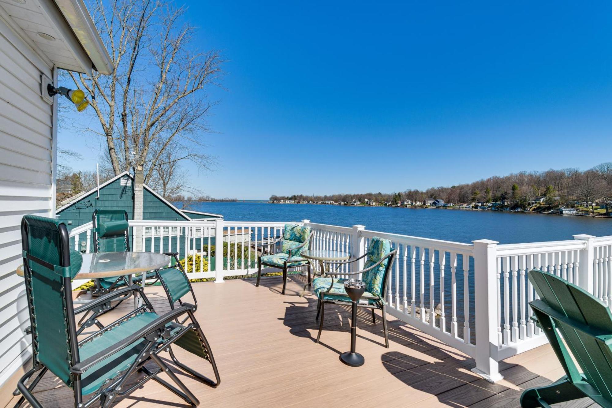 Waterfront Wolcott Vacation Rental With Deck And Views Dış mekan fotoğraf